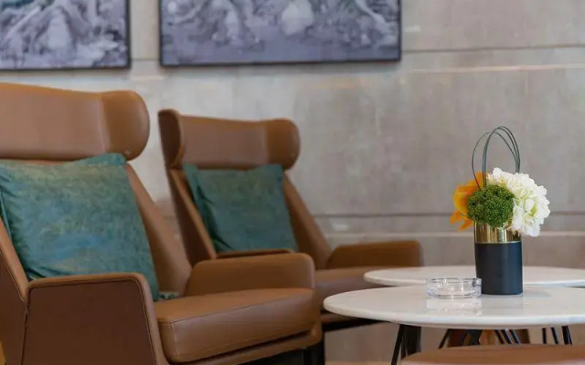 GreenTree Eastern Dali Railway Station Hotel