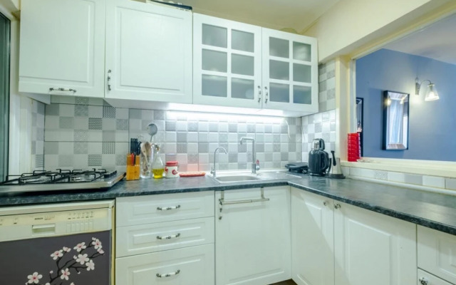 Lovely Flat Near Popular Attractions in Kadikoy