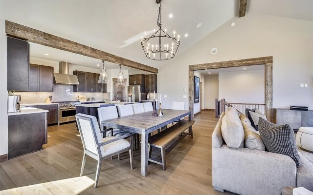 Cocoa Cabin 4 Bedroom Home by RedAwning