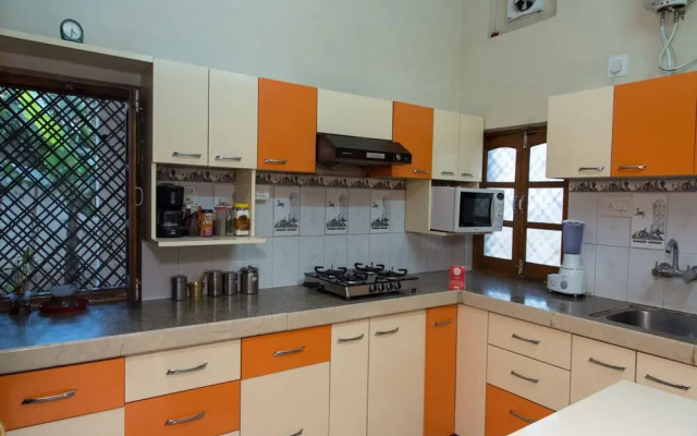 OYO Home 12830 Charming 3BHK