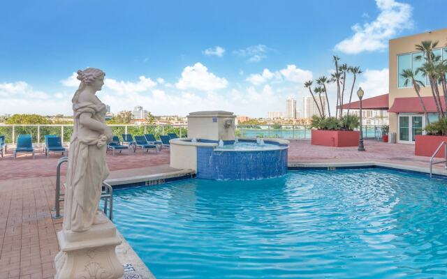 Churchill Suites Intracoastal Yacht Club