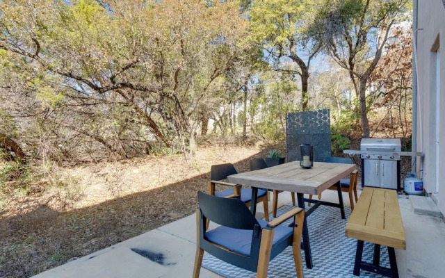 Near Lake Travis & Marina: Modern Austin Getaway!