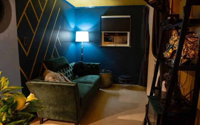 HOH - Hazel's Boudoir