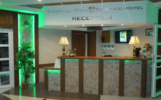 Отель Эсмеральд