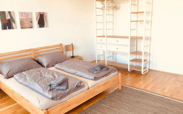 Helle 4 Zimmer Familien-Wohnung mit Balkon! Schloss Schönbrunn in Gehdistanz