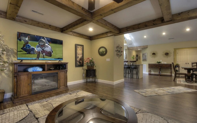 Running Bear #3375 3 Bedroom Cabin