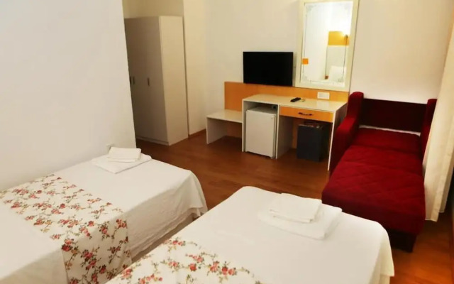 Ugur Hotel