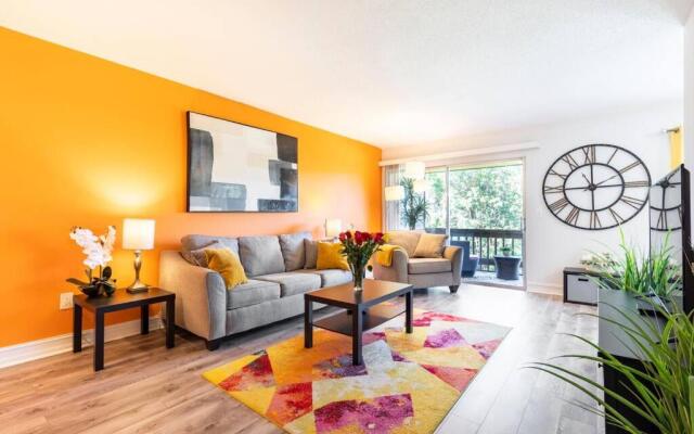 Shine and bright apartment with lake view