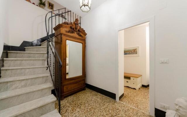 ALTIDO Ideal Flat near Aquarium