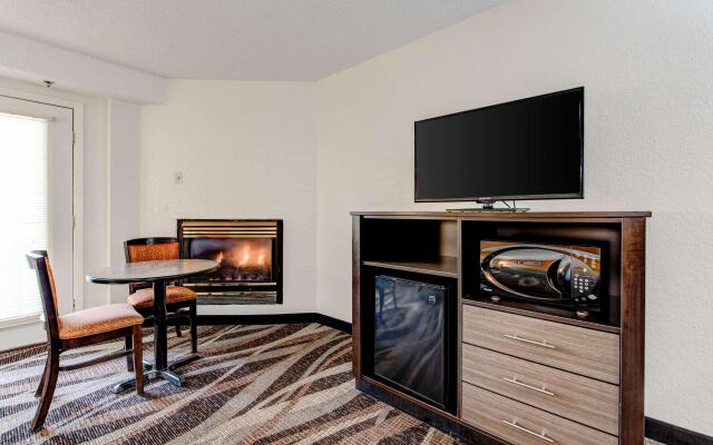 Quality Inn Creekside - Downtown Gatlinburg