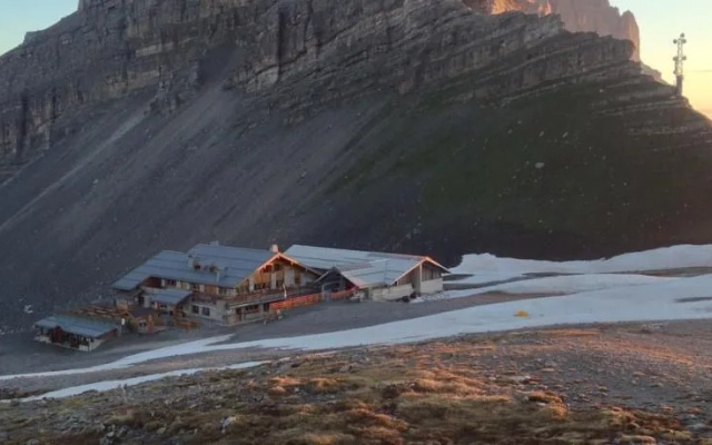 Rifugio Stoppani al Grost