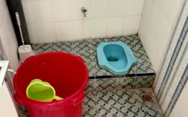 SPOT ON 93943 Sakinah Homestay Bromo Syariah Near Rest Area Wringinanom