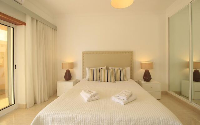 Disinfected Apartment - Armação de Pera with Pool by Homing