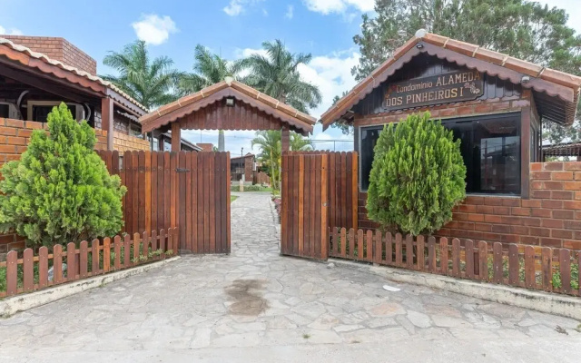 Casa 3Qt-Piscina no Cond.-Churrasq SH136