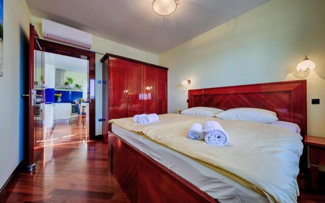 Seafront Apartment For4