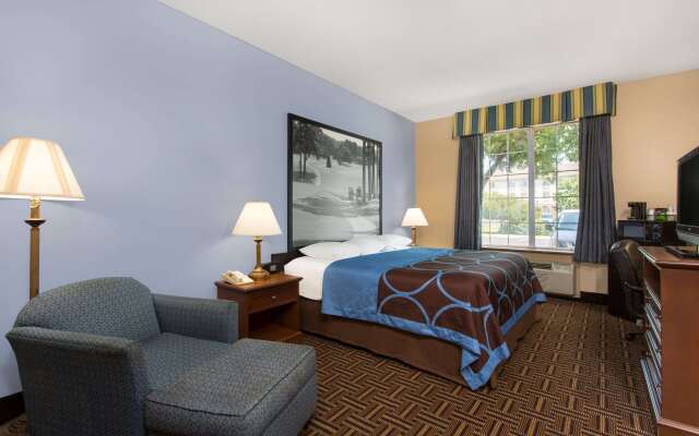 Super 8 by Wyndham Smithfield/Selma