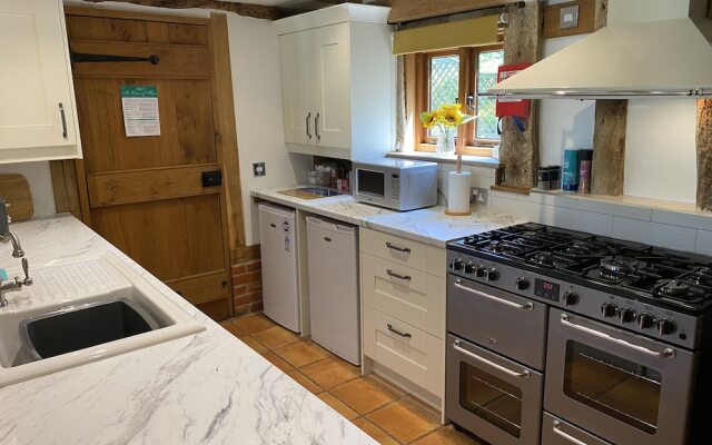 Brundish, Suffolk Large 4-bed Barn Stunning!