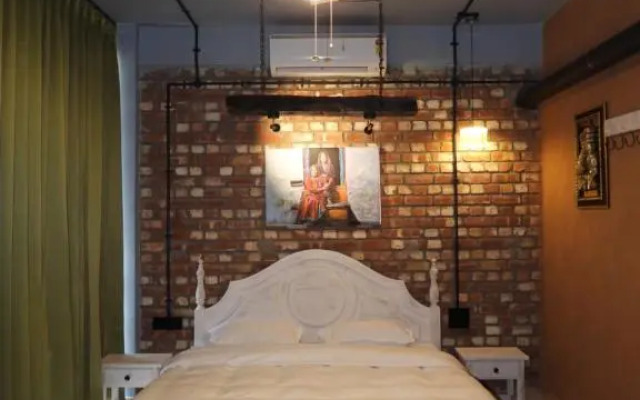 Goroomgo Mystic Kailasha Ukhimath