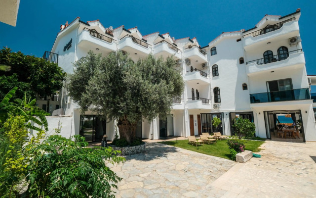 Diplomat Hotel