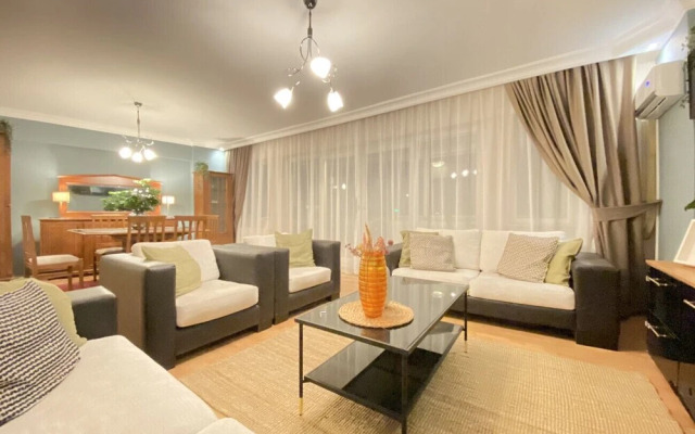 Missafir Sleek Flat in Nisantasi With Terrace
