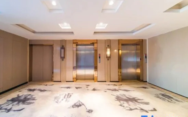 Starway Hotel (Wuhan Hanxi First Road Subway Station)