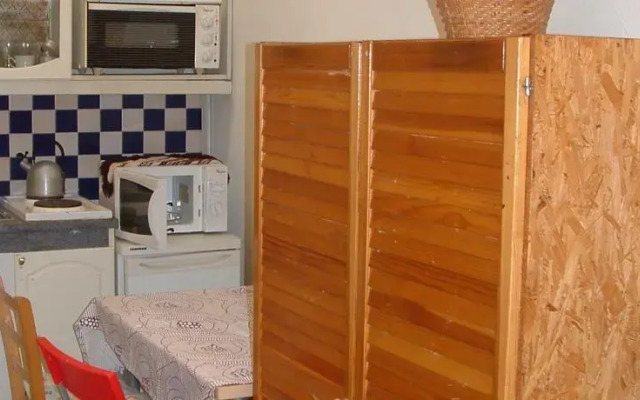 Azusa Guest House
