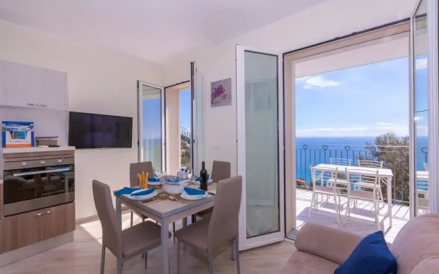 Serena 1 in Alassio With 2 Bedrooms and 2 Bathrooms