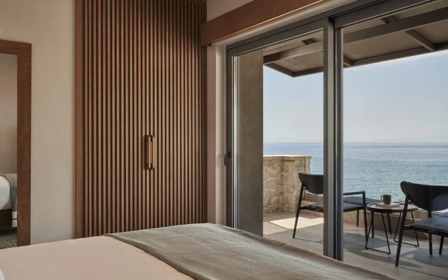 Beachfront Alassa Villas w Private Pools Complex