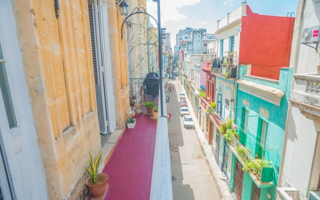 Privado Apartamento con balcón Habana