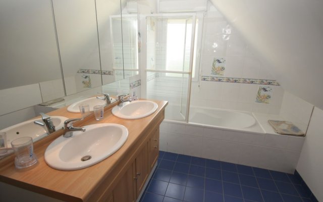Authentic Villa in Erdeven France With Jacuzzi