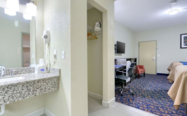 Rodeway Inn & Suites Ithaca South