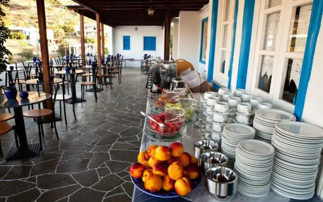 Alexandros Hotel