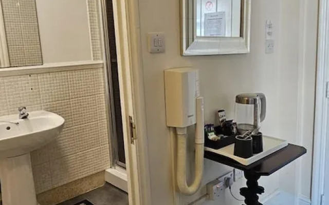 Cromwell's Tap House