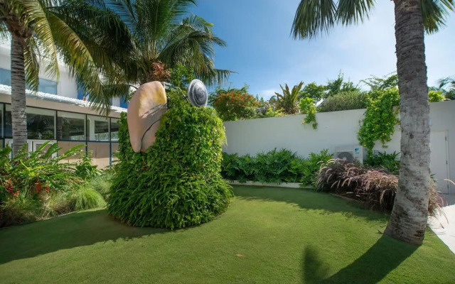 Spacious 1BR 1bth Apt w Rooftop Pool Near Beach