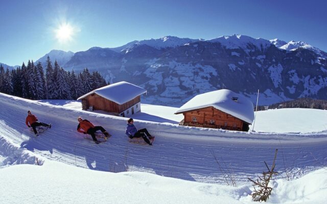 Spacious Apartment in Uderns near Ski Area
