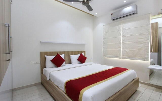 OYO 2132 Apartment Aditya Residency