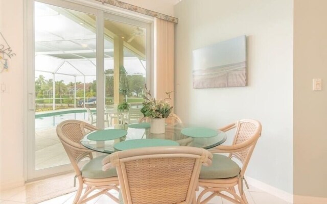 435 - 435 Court 3 Bedroom Home by Redawning