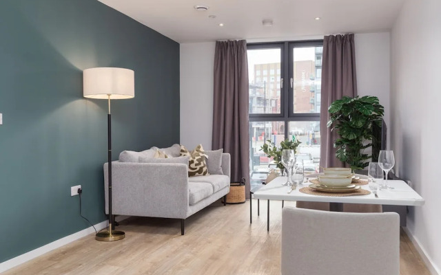 Modern 1-bed Flat in City Centre