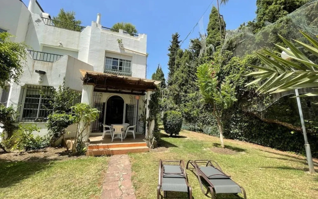 Spacious House w/ Private Pool Next to Golf Club