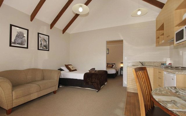 Big Five Motel