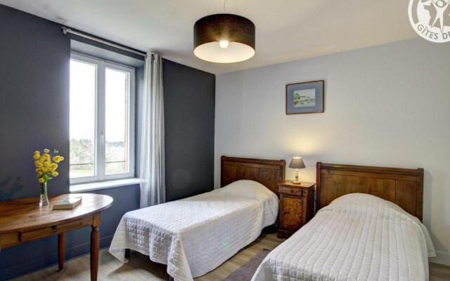 Gîte Saint-Didier-sur-Rochefort, 7 pièces, 12 personnes - FR-1-496-18