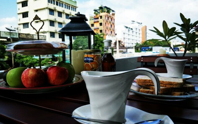 Na Banglampoo Hotel