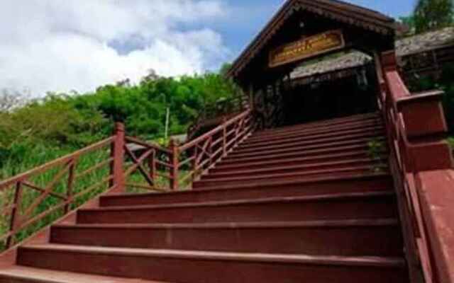 Mekong Cruises - The Luang Say Lodge & Cruises - Luang Prabang to Huay