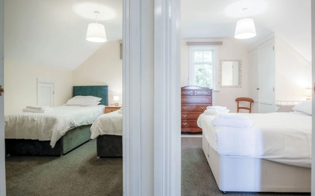 The Gatehouse - 2 Bedroom Apartment - Pendine