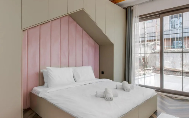 Spacious Modern Flat With Balcony 5 min to Taksim