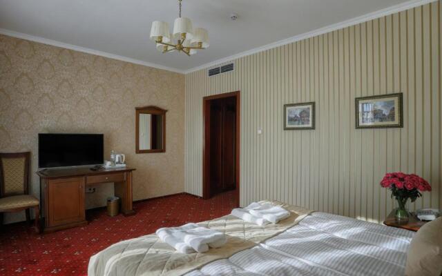 Отель Fenix Town