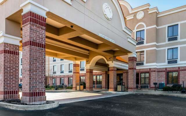 Comfort Inn & Suites Airport - American Way