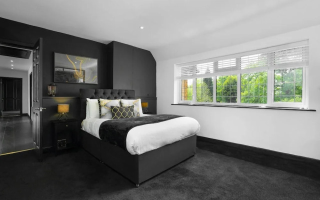 Luxury Designer Mansion in West Midlands Countryside