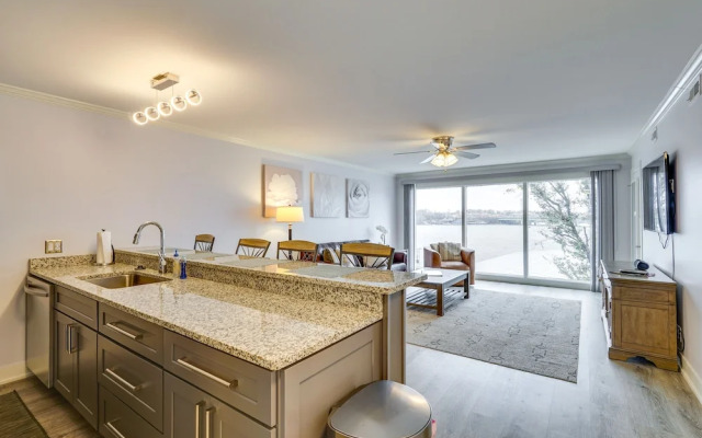 Lakefront Condo w/ Balcony in Osage Beach!