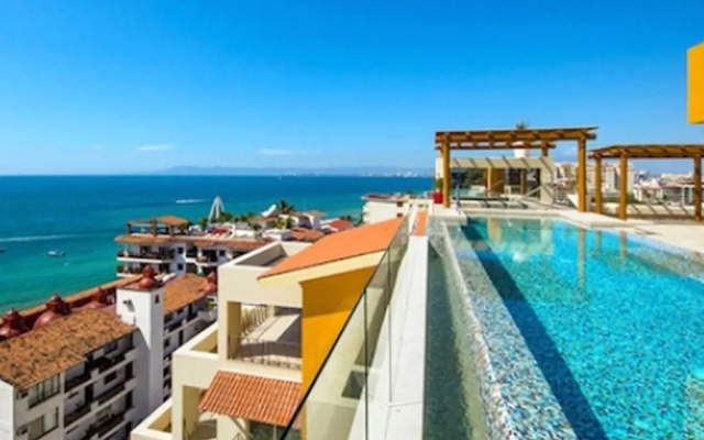 Luxury Puerto Vallarta Condo Romantic Zone